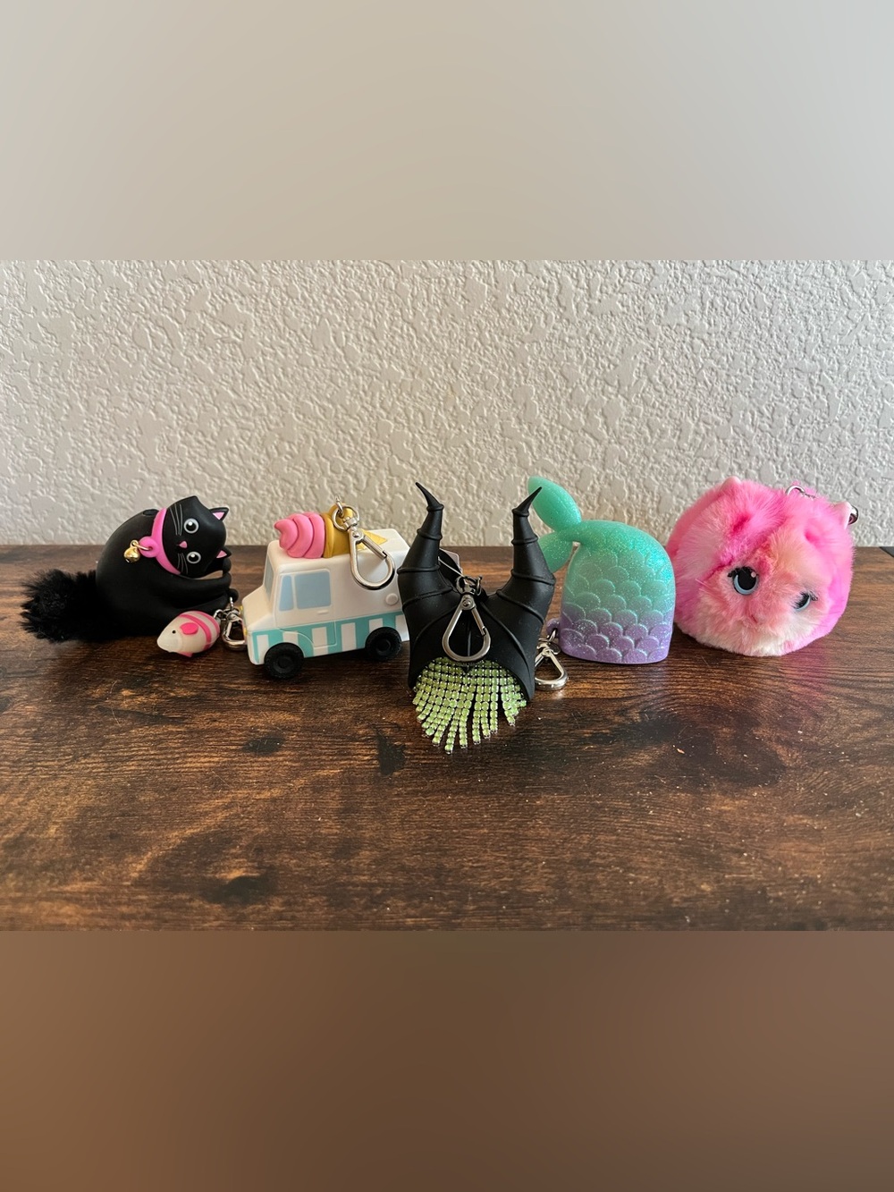 5 Bath & Body Works antibacterial holders